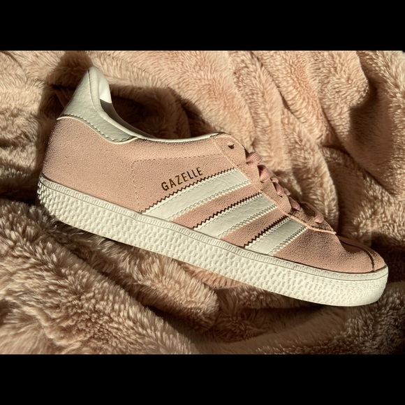 Adidas Pink Gazelle Shoes - Picture 4 of 8